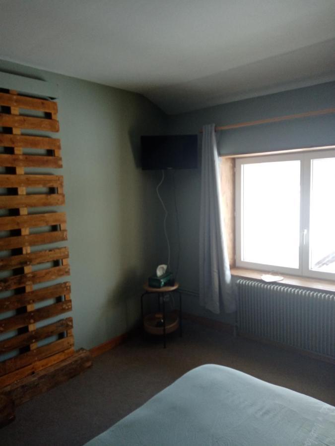 Bed and Breakfast Les P'Tites Pistes Chaux-des-Pres Экстерьер фото
